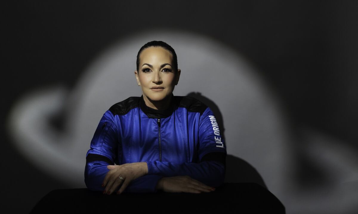 ¡Con Puerto Rico en el pecho! Deborah Martorell viaja al espacio en una ...