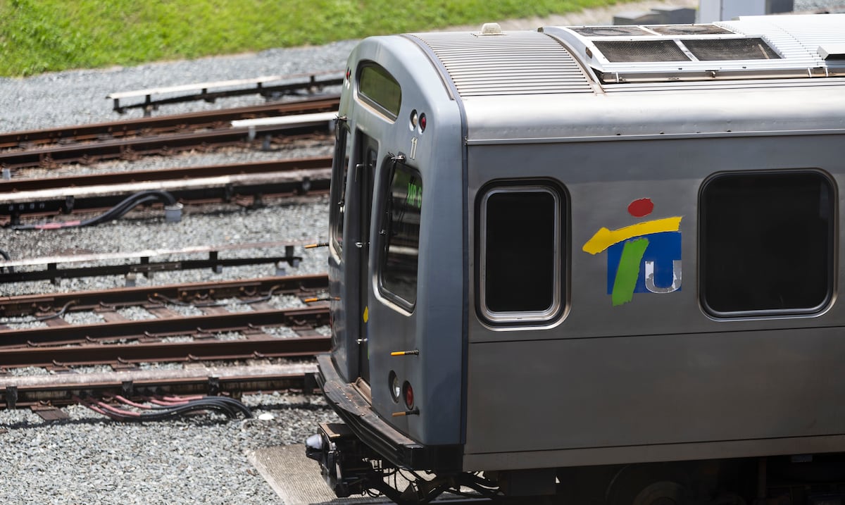 ATI y Carreteras rinden cuentas ante cuestionamientos de la Junta Fiscal sobre retrasos en cobros del Tren Urbano y peajes