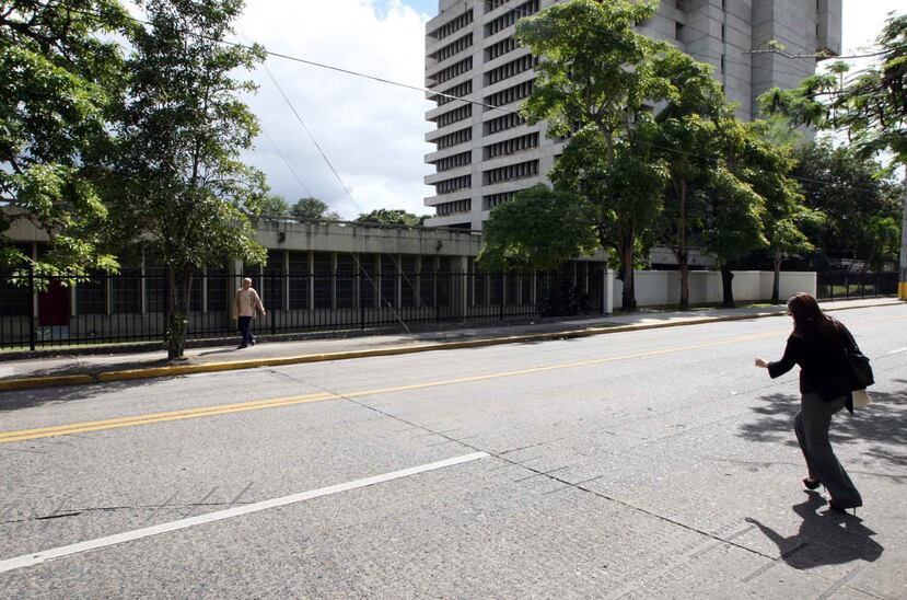 Solo permanecerán en el centro judicial de San Juan personal de mantenimiento y los empleados que repararán la cisterna.