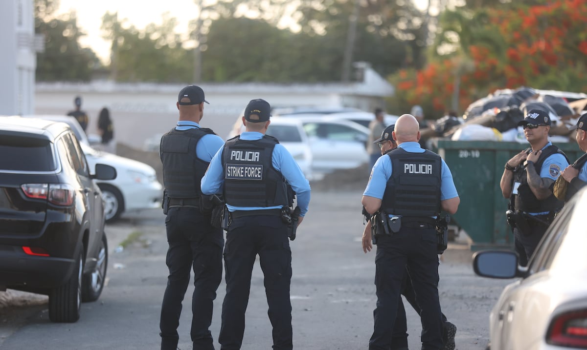 FURA arresta a pareja y ocupa armas ilegales en allanamiento en Bayamón