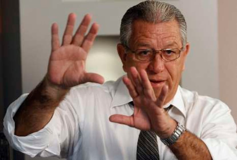 A raíz del operativo, se hicieron gestiones para obtener el registro de llamadas del reportero Carlos Weber y así saber quién había sido su fuente. <font color="yellow">(Primera Hora / Gerald López-Cepero)</font>