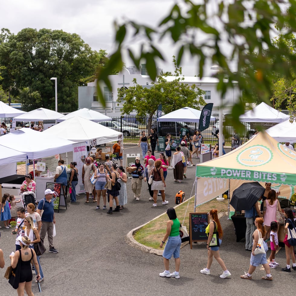 For several years now, spaces such as La Marina Farmer’s Market and El Mercado en Miramar, as well as markets in Río Piedras and other towns, have emerged and gradually grown to occupy larger venues, with hundreds of microbusinesses participating every month.