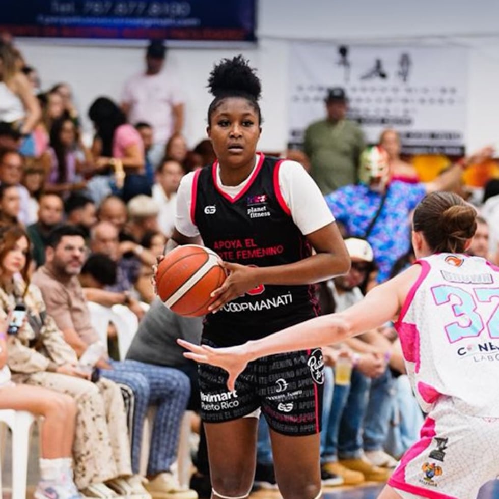 Kiki Jefferson lideró la ofensiva de las Atenienses con 28 puntos.