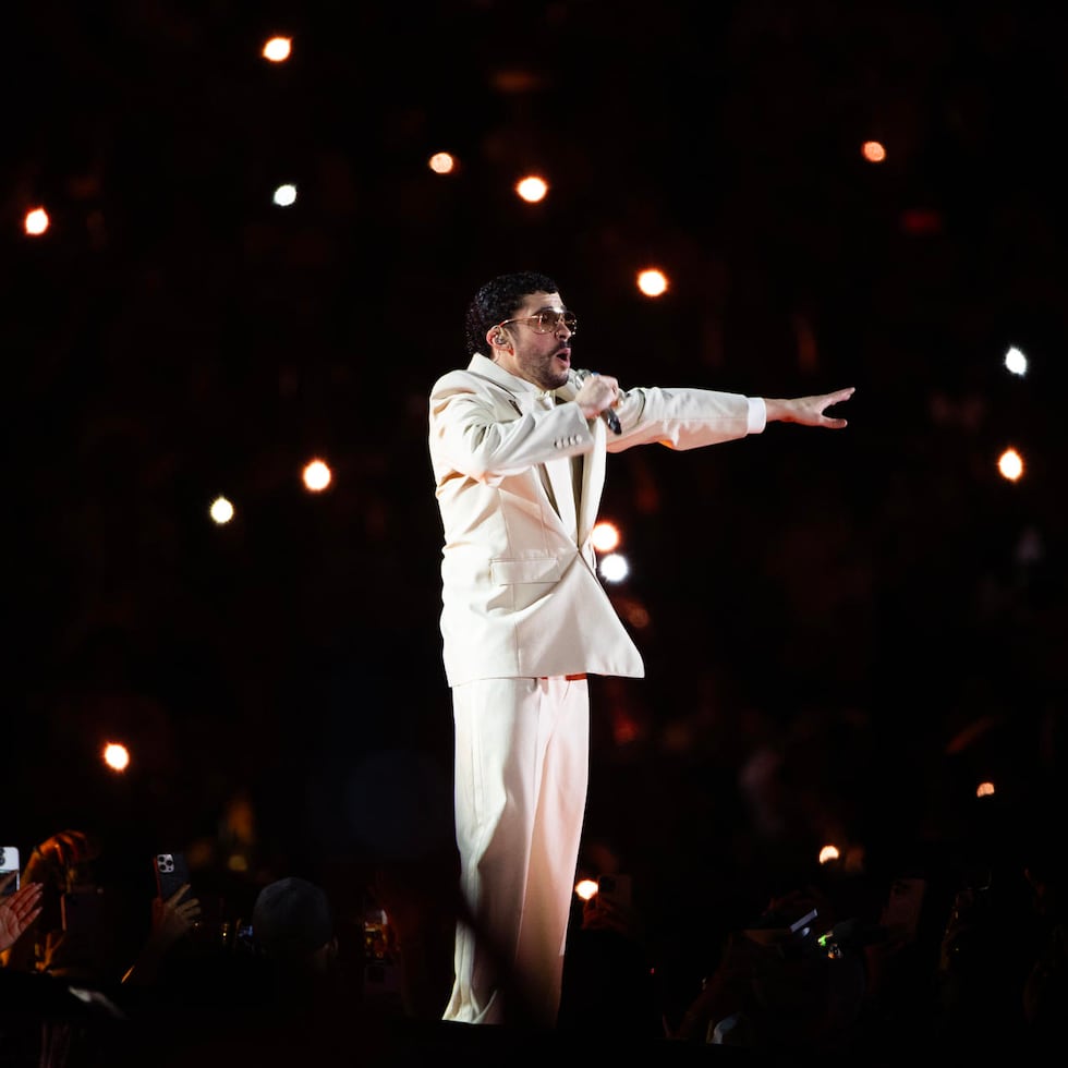 El cantante puertorriqueño Bad Bunny se presentó dos noches en el estadio Olímpico Félix Sánchez, en Santo Domingo (República Dominicana). EFE/ Orlando Barría