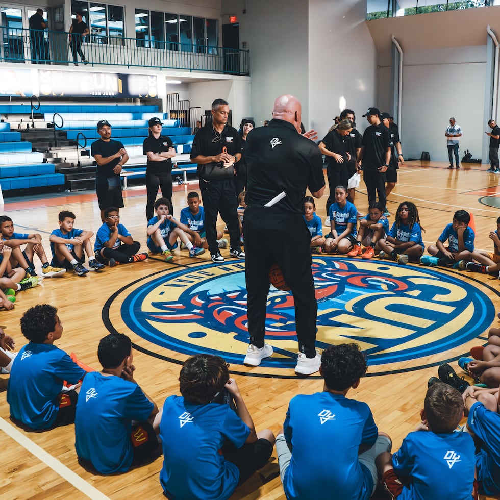El lanzamiento de la Escuela de Baloncesto de la NBA en Puerto Rico se realizó el lunes, 15 de diciembre en San Juan.