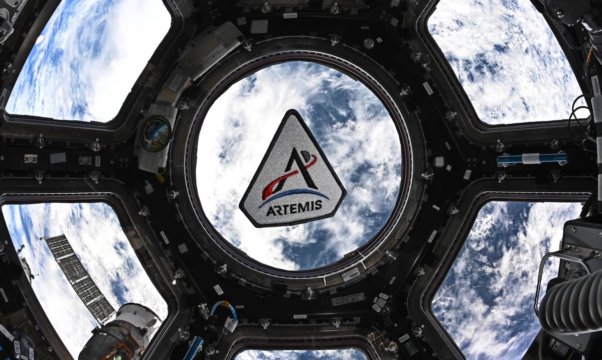 Astronautas de Artemis II se enfilan hacia la Luna tras pasar un día en órbita alrededor de la Tierra