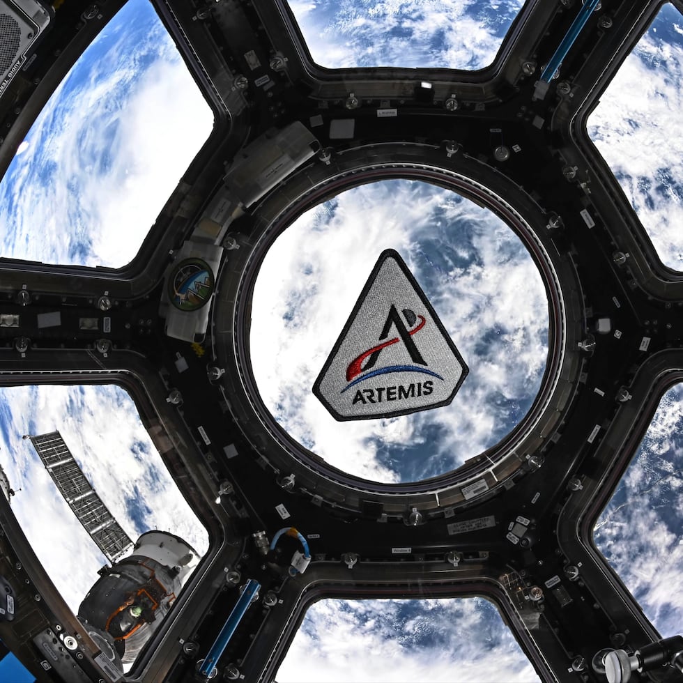 La NASA explicó que durante el eclipse, el Sol quedará oculto a la vista al pasar por detrás de la Luna, desde la perspectiva de la cápsula Orion, un fenómeno que no podrá ser visto desde la Tierra.