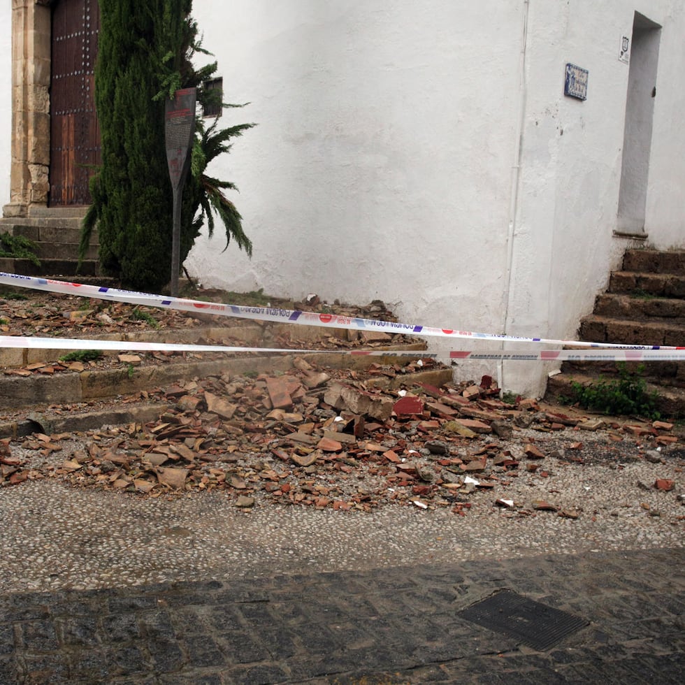 Un terremoto de magnitud 5 sacudió gran parte de Andalucía y se sintió en las regiones limítrofes de Murcia, Castilla-La Mancha y Extremadura, así como en Madrid.