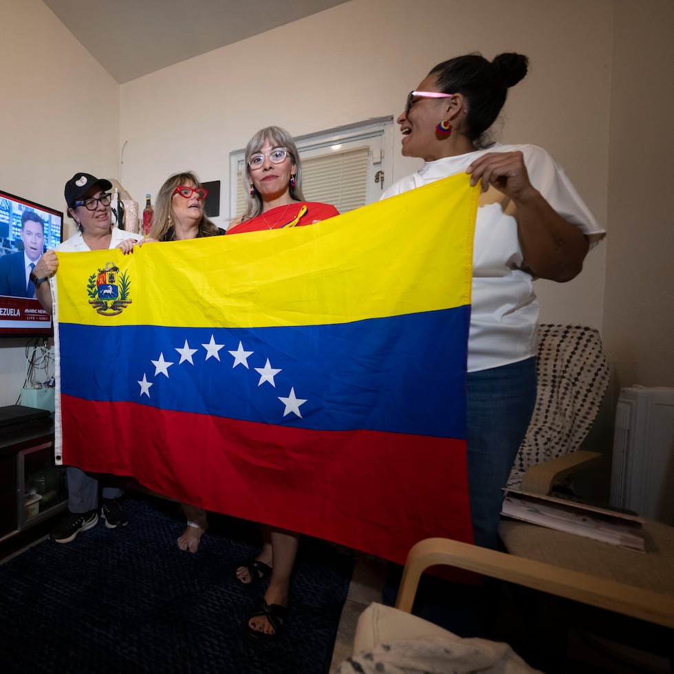 The Venezuelan women shared together the news of Nicolás Maduro's capture, which has generated a lot of "uncertainty and expectation" in their relatives who are still in Caracas and "celebrating in hiding".