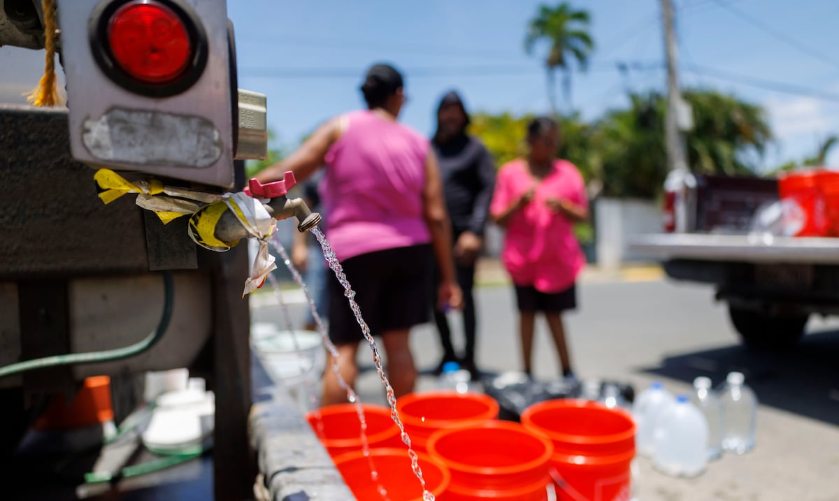 Residentes del sector Morcelo en San Juan permanecen sin agua pese a promesa de la AAA