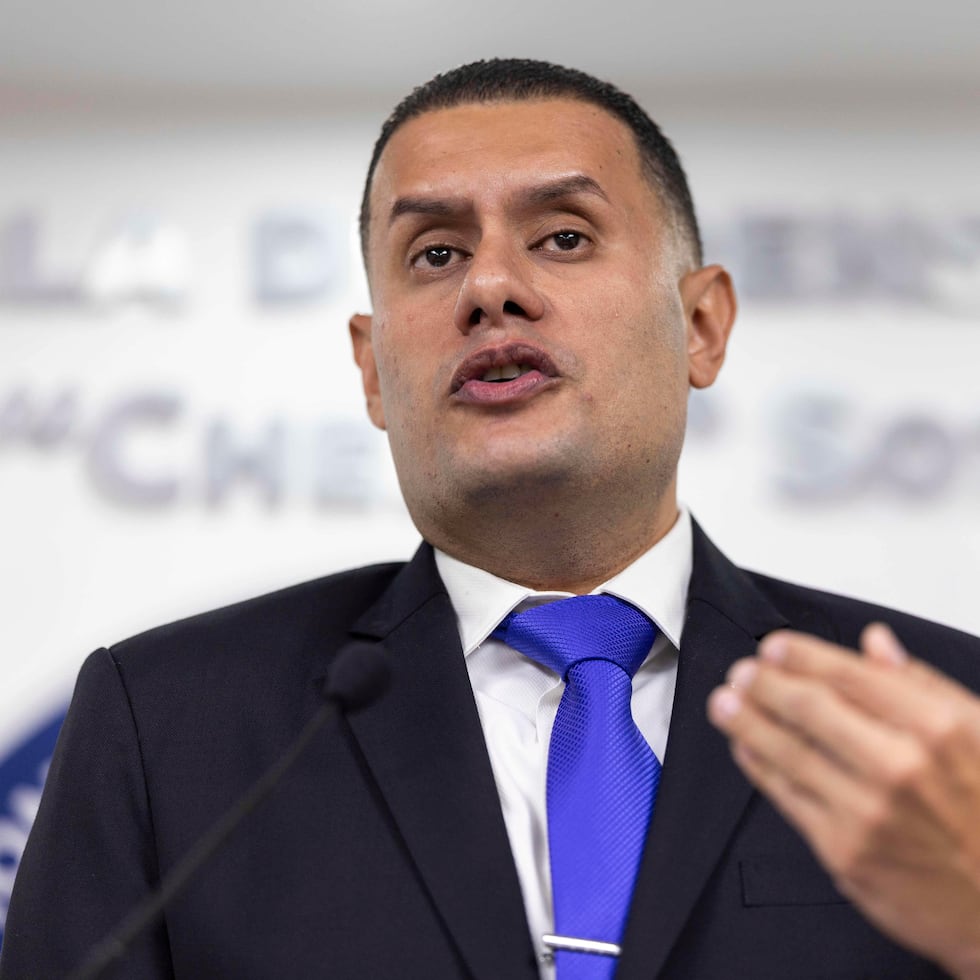 El Municipio de Camuy argumenta que vigilantes del DRNA emitieron la orden de paralización el 24 de junio, tras visitar el lugar y concluir que las obras estaban “en violación al permiso otorgado”, versión que el alcalde Gabriel Hernández rechazó.