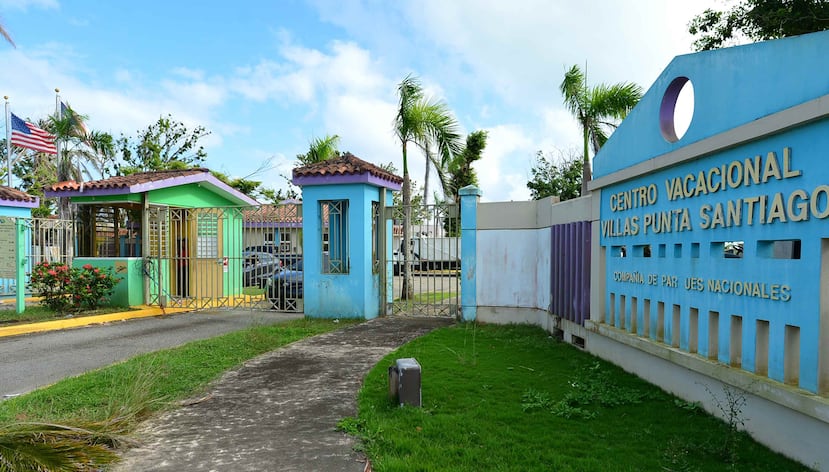 El centro vacacional y balneario Punta Santiago está bajo la tutela de la Compañía de Parques Nacionales.