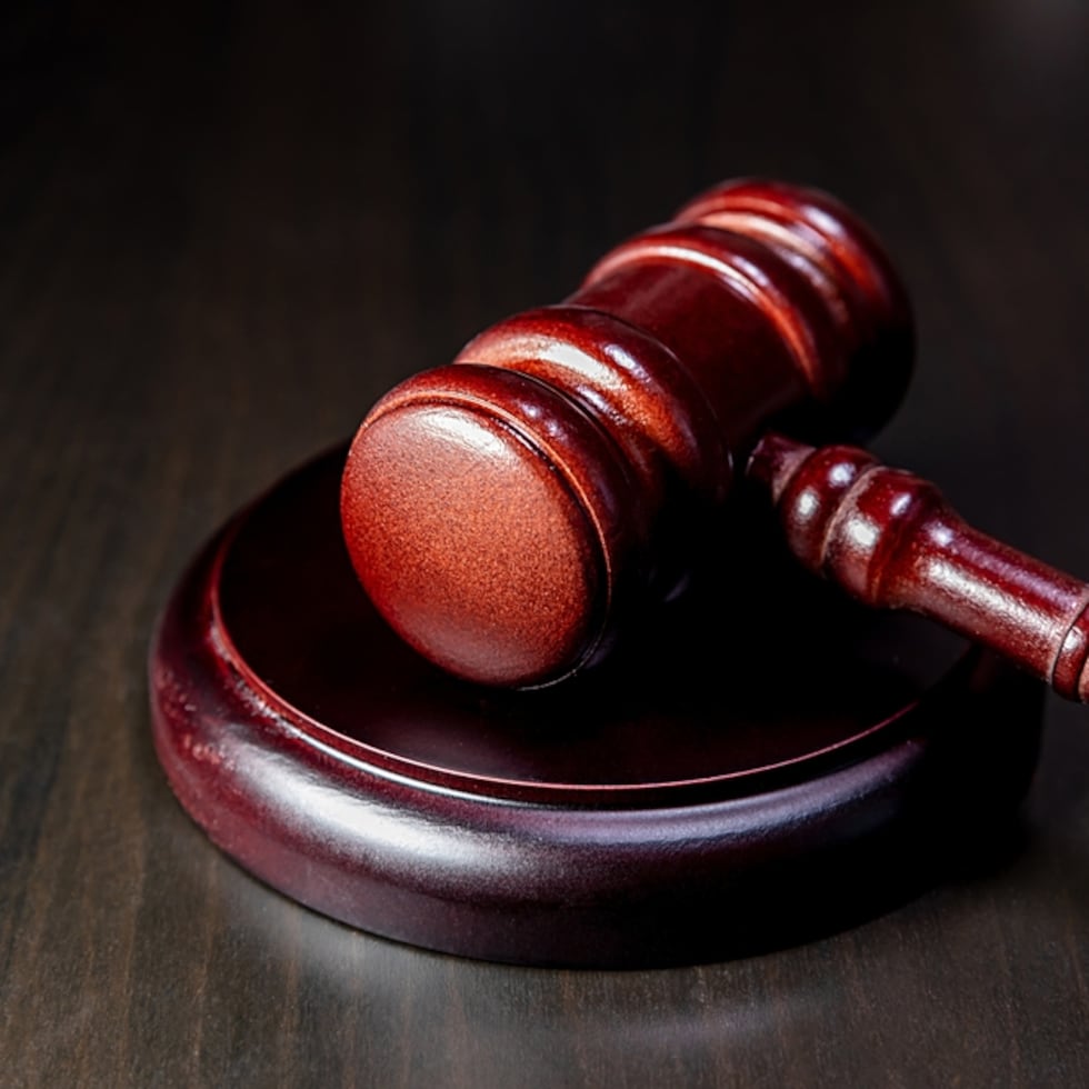 Por estos hechos, la Fiscalía de San Juan formuló cargos contra el sujeto por el Artículo 136 del Código Penal, relacionado con exposición obscena.