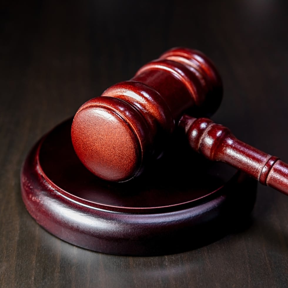 También habría amenazado a su vecino con causarle más daños.