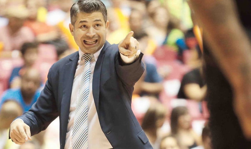 Hourruitiner, de 40 años, viene de dirigir a los Vaqueros de Bayamón en la pasada temporada de la Liga Superior