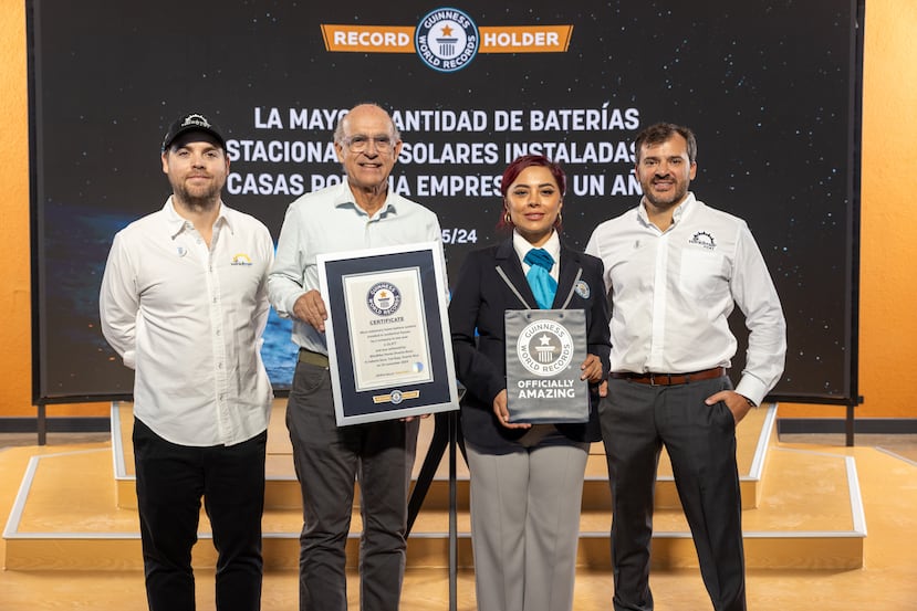 Momento en que WindMar Home recibió el Récord Guinness Mundial en el 2024.
