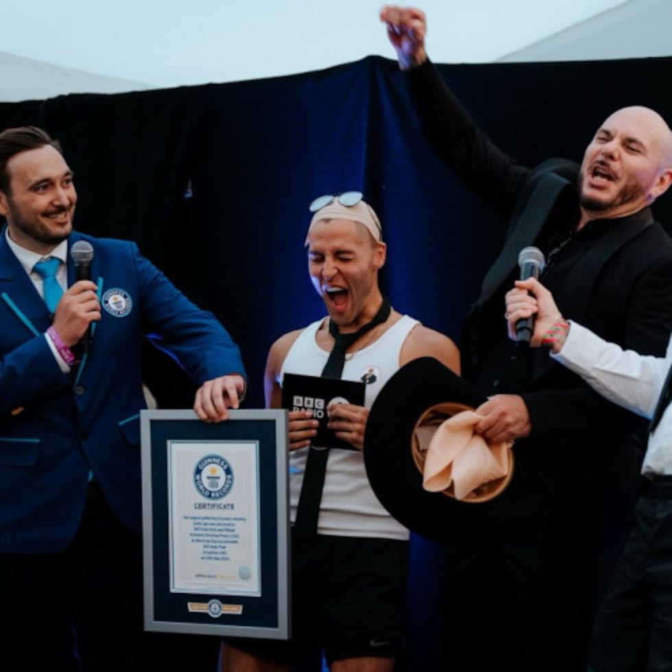 El cantante cubano celebró su triunfo en el festival BST en Londres.