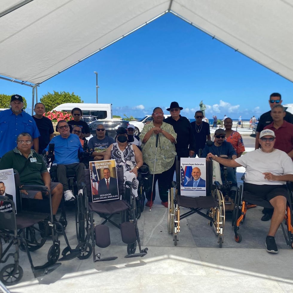 Personas con impedimentos y defensores de la educación especial en la isla se manifestaron este miércoles en el Capitolio.