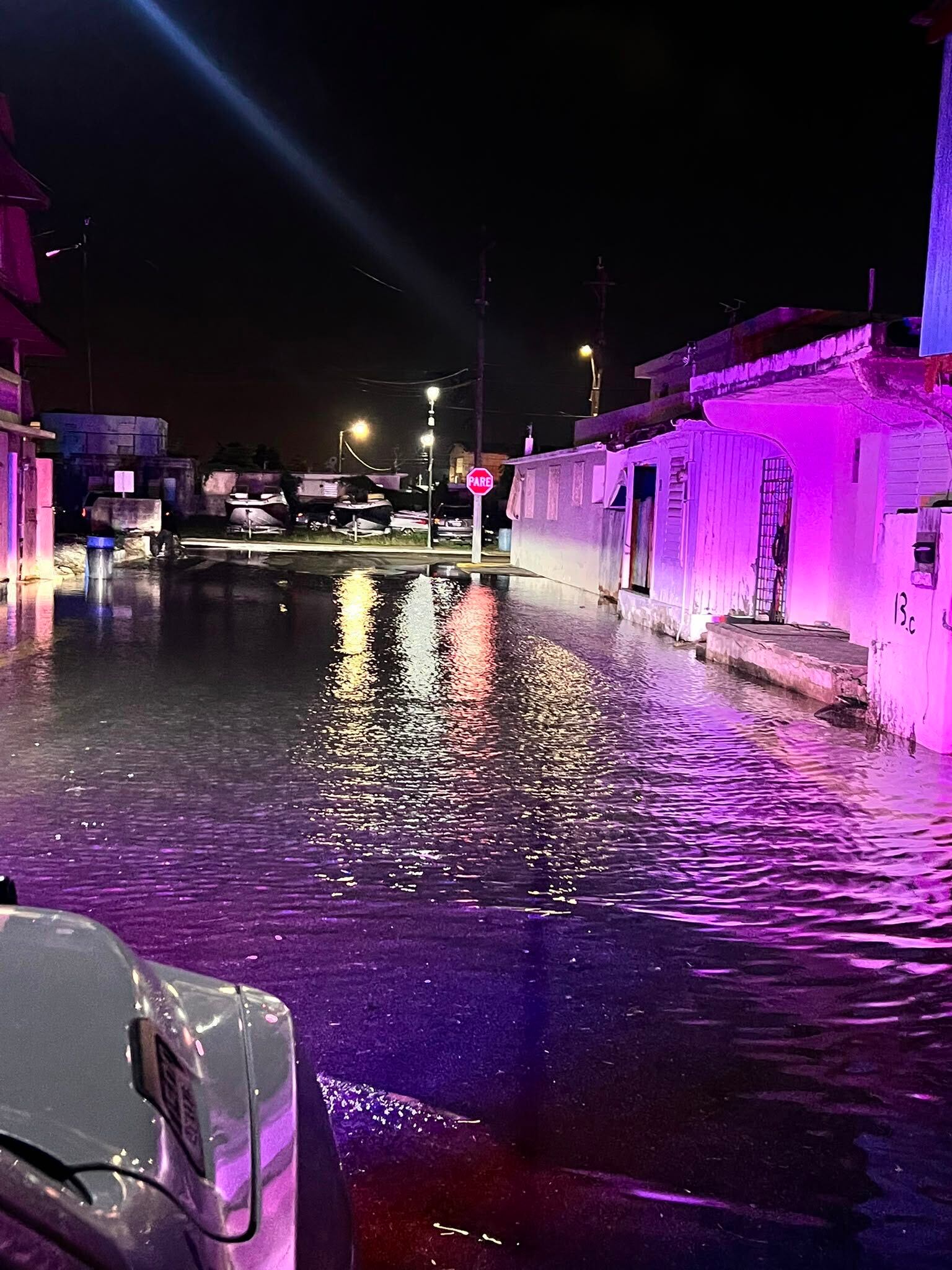 Imagen de la cobertura de: Mareas altas afectan a familias en Cataño
