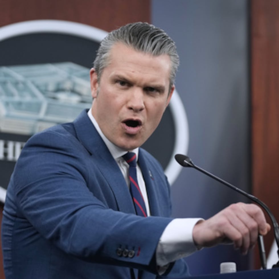 El secretario de Defensa de Estados Unidos, Pete Hegseth, reafirmó que la nueva Doctrina Monroe o “Donroe” del presidente Donald Trump justifica ataques militares a narcotraficantes en Latinoamérica.