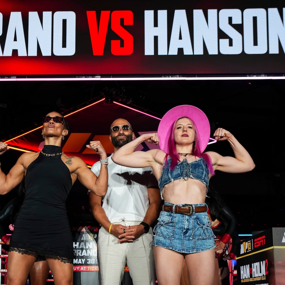 Amanda Serrano y Cheyenne “Pepper” Hanson durante la última conferencia deprensa de su combate en Texas.