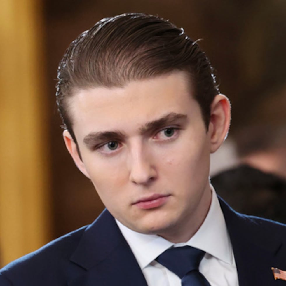 Barron Trump llamó a la policía en la capital británica y su intervención hace más de un año condujo el miércoles a la condena por agresión de Matvei Rumiantsev, quien admitió que estaba celoso de la amistad de su novia con Trump.