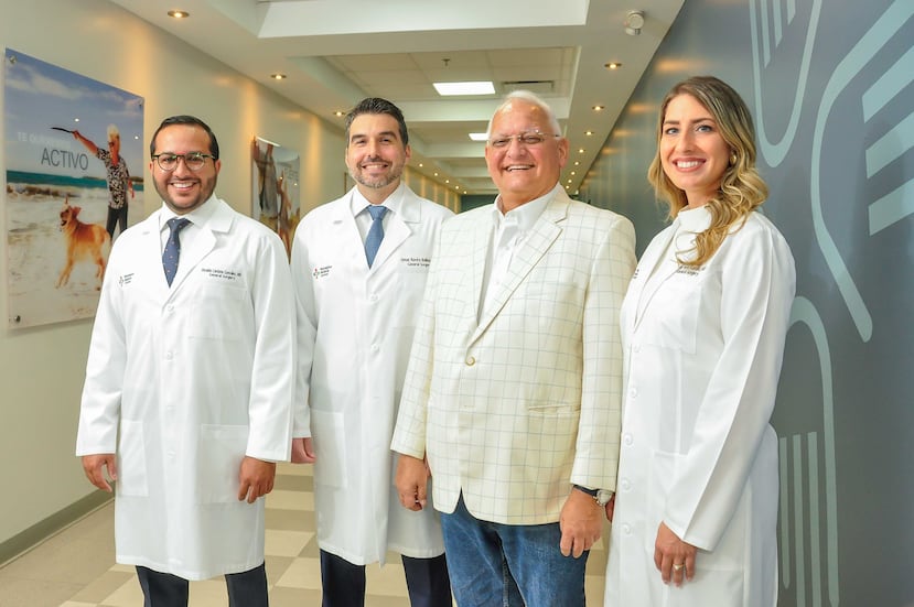 De izquierda a derecha, doctor Osvaldo Cardona González, doctor Omar Rovira Bellido, Jaime Maestre, vicepresidente de Operaciones del Grupo Hospitalario Manatí, Mayagüez y Bayamón Medical Center y el Puerto Rico Women and Children’s Hospital; y doctora Sheila Pérez Canals.