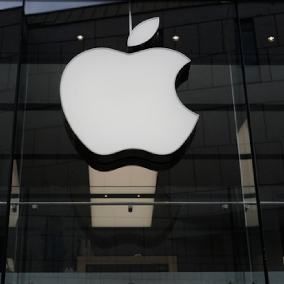 Apple alegó en la demanda presentada ante un tribunal federal de California que OpenAI animó a los empleados de Apple a los que estaba reclutando a compartir información confidencial.