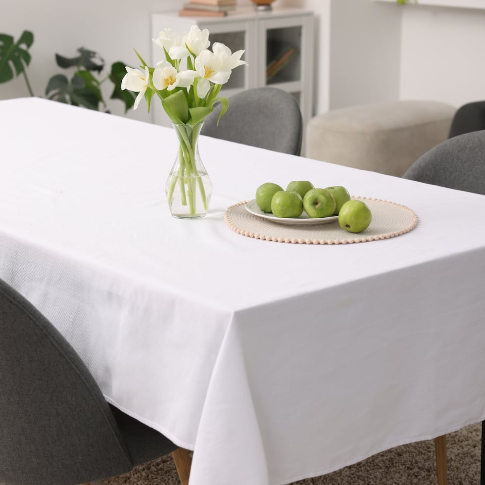 El color del mantel es importante para atraer la abundancia, según el Feng Shui.