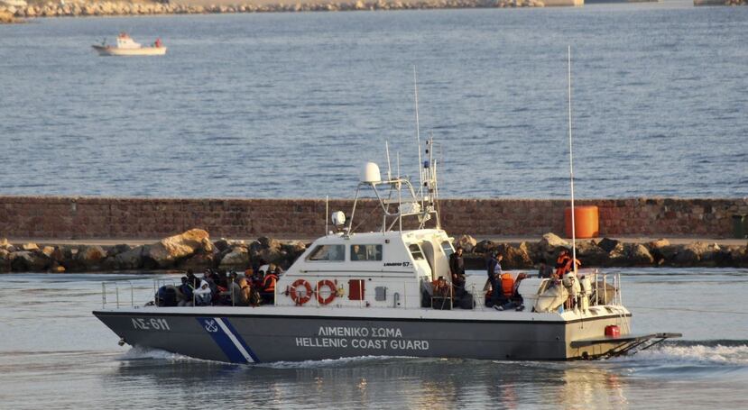Muchos de los inmigrantes viajan desde Grecia hacia Italia. (EFE)