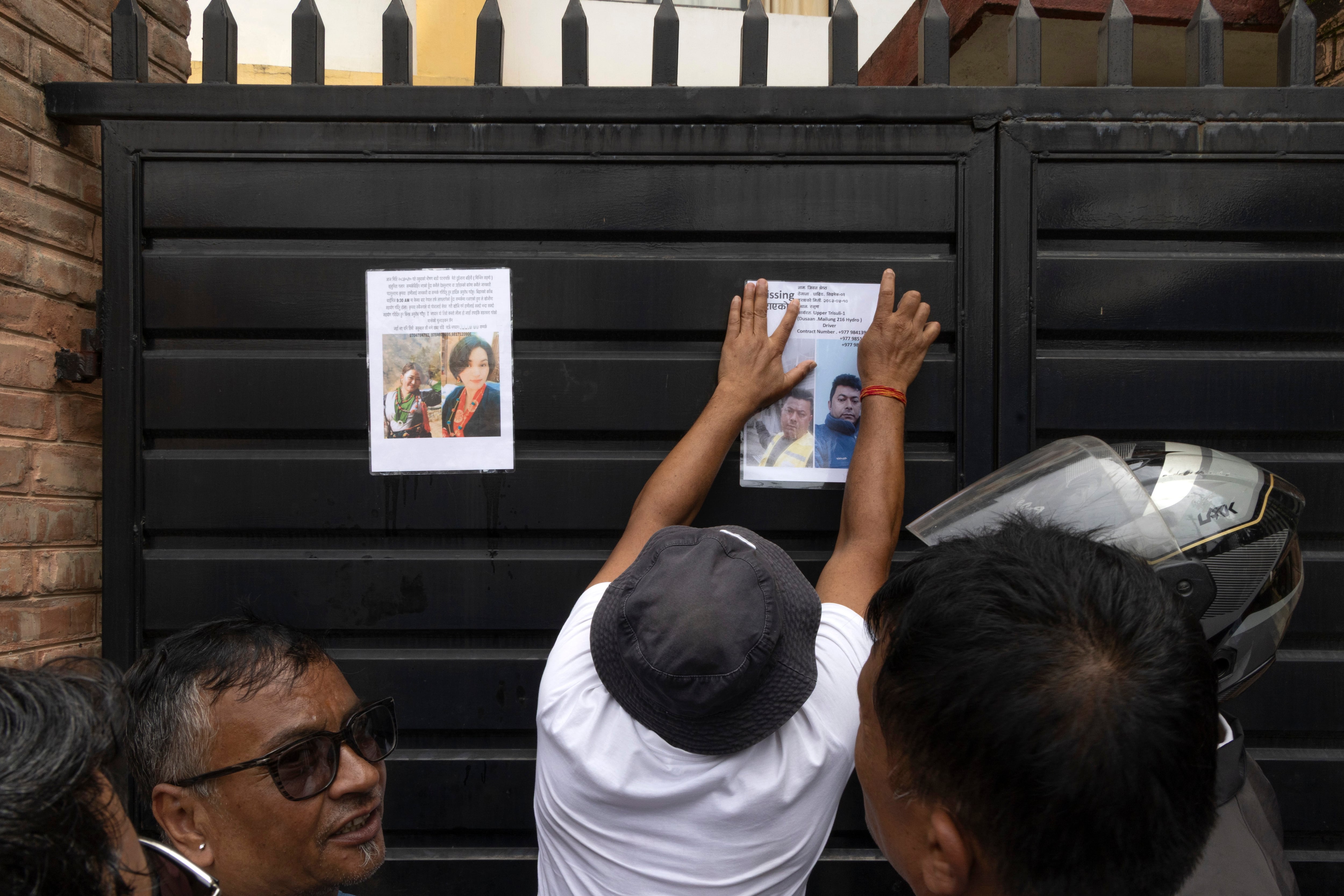 Imagen de la cobertura de: Nepal crea un muro para buscar a los desaparecidos tras las inundaciones