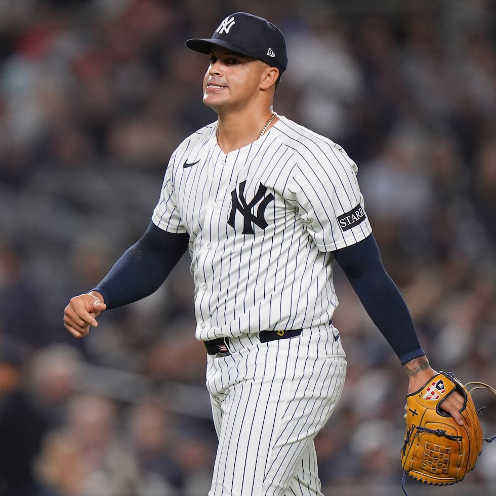 Fernando Cruz, relevista de los Yankees de Nueva York, sale del montículo en la parte alta de la séptima entrada de un juego contra los Tigers de Detroit.