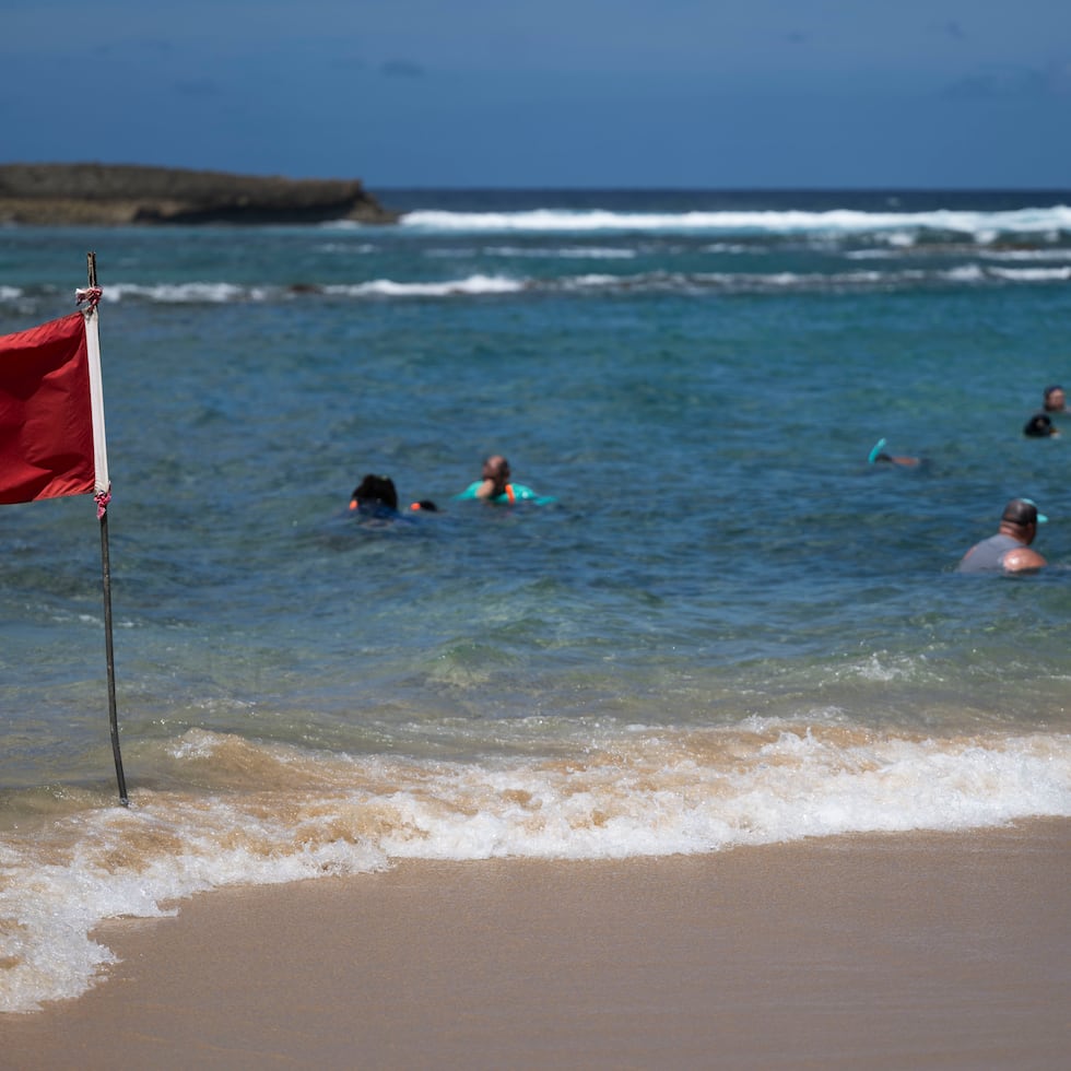 Continúa vigente una advertencia para operadores de embarcaciones pequeñas en aguas del océano Atlántico, así como en los pasajes de la Mona y de Anegada.