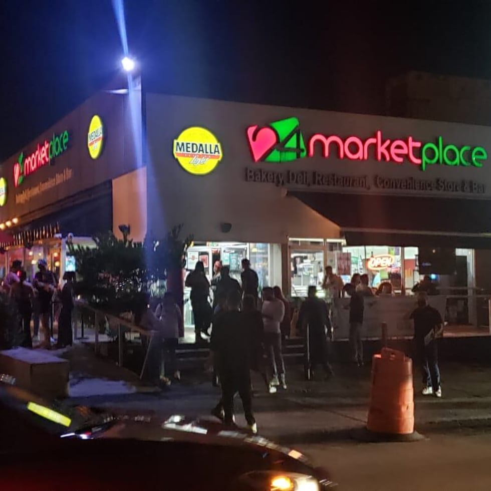 The famous establishment operates 24 hours a day on Chardón Avenue.