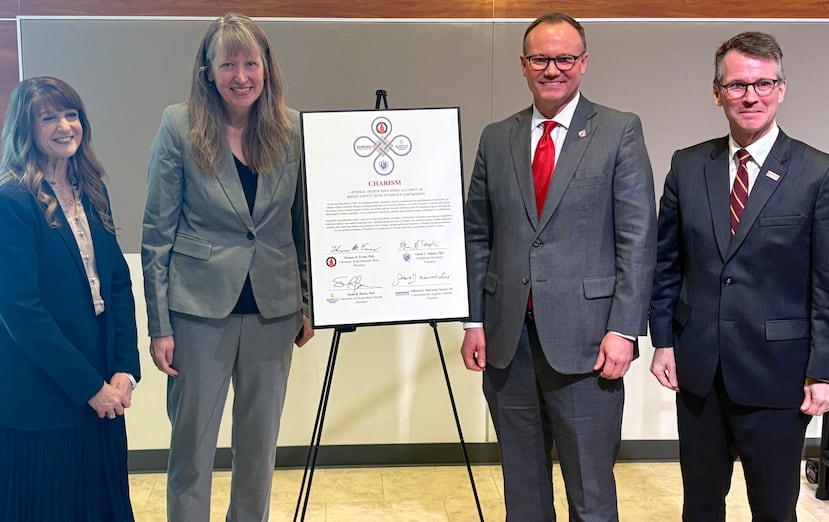 Líderes de las cuatro universidades que forman parte de CHARISM firmaron el acuerdo oficial que crea la alianza en San Antonio, Texas.