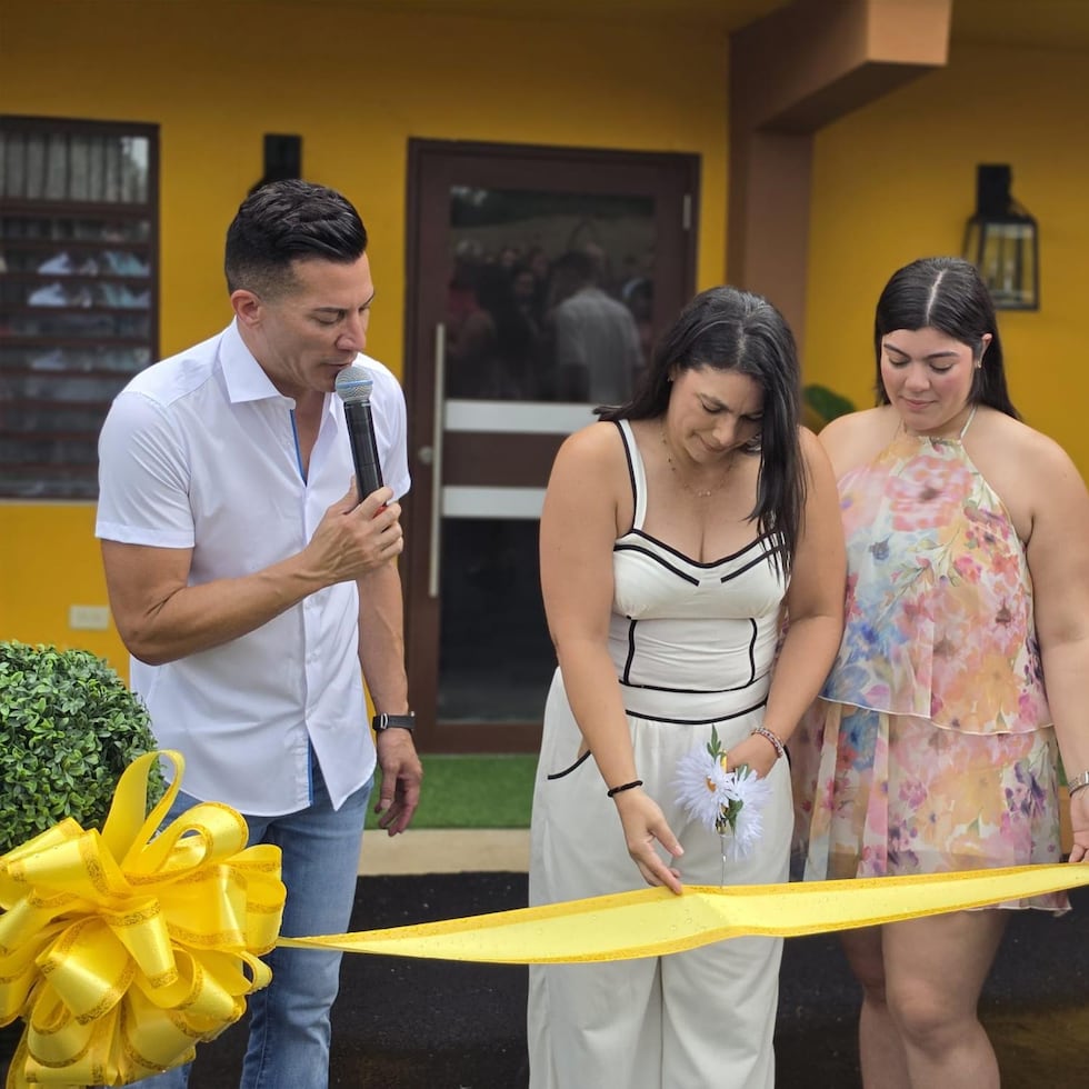 Alex DJ y su familia en la inauguración del centro Hacienda Margarita Living Resort.