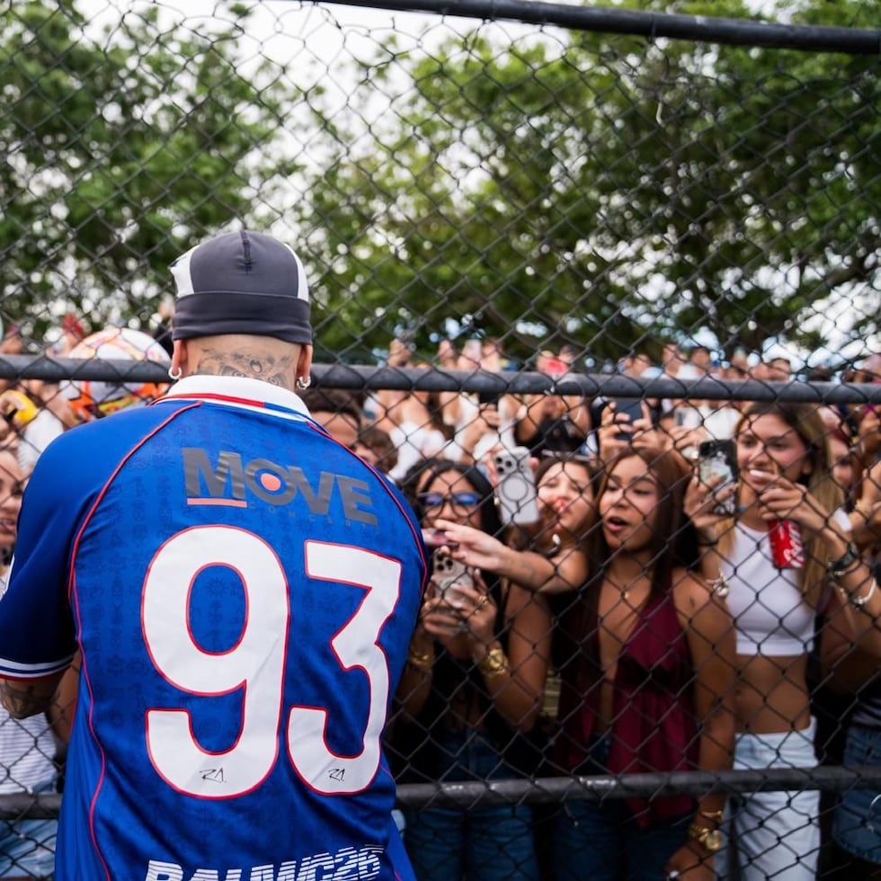 La iniciativa forma parte de los esfuerzos continuos del artista por impulsar el crecimiento y la visibilidad del fútbol en Puerto Rico, mientras crea nuevas plataformas de entretenimiento y comunidad alrededor del deporte.