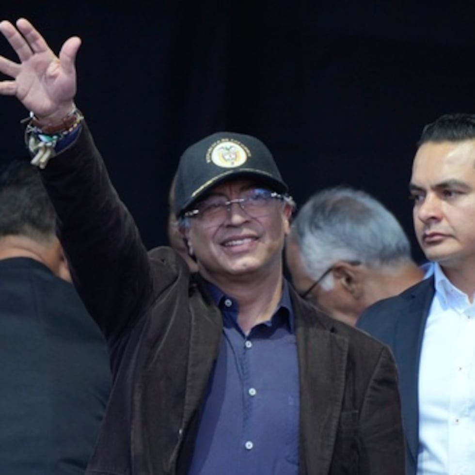 El mandatario indicó, sin mostrar pruebas, que la Segunda Marquetalia se reunió con “diferentes organizaciones mafiosas del país para lanzar una ofensiva contra el gobierno”.