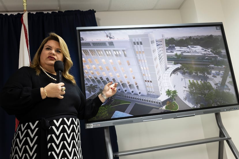 La gobernadora Jenniffer González lideró la conferencia de prensa.