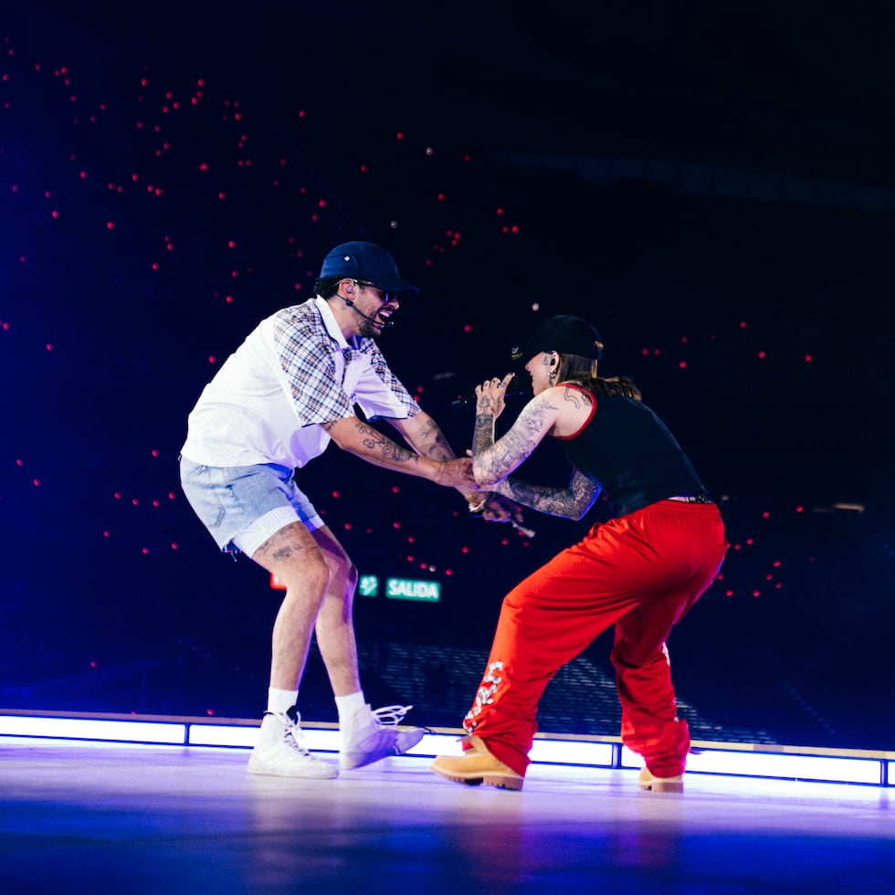 Bad Bunny y Young Miko.