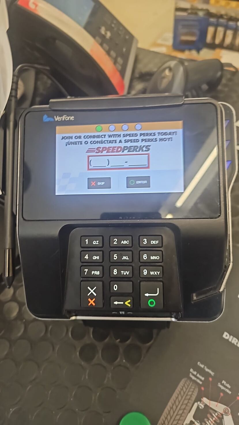 Dispositivos utilizados para clonar las tarjetas.