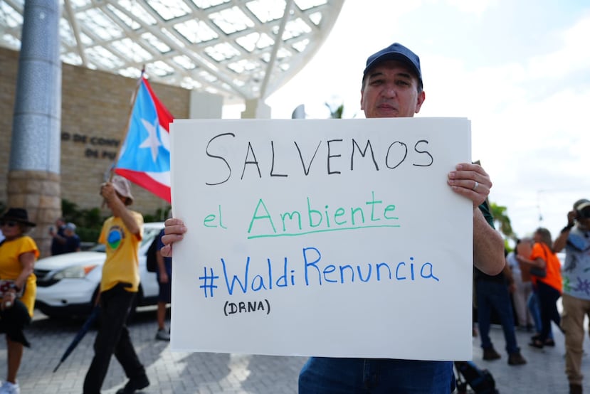 Los manifestantes reclamaron la renuncia de Waldemar Quiles Pérez a la secretaría del DRNA.