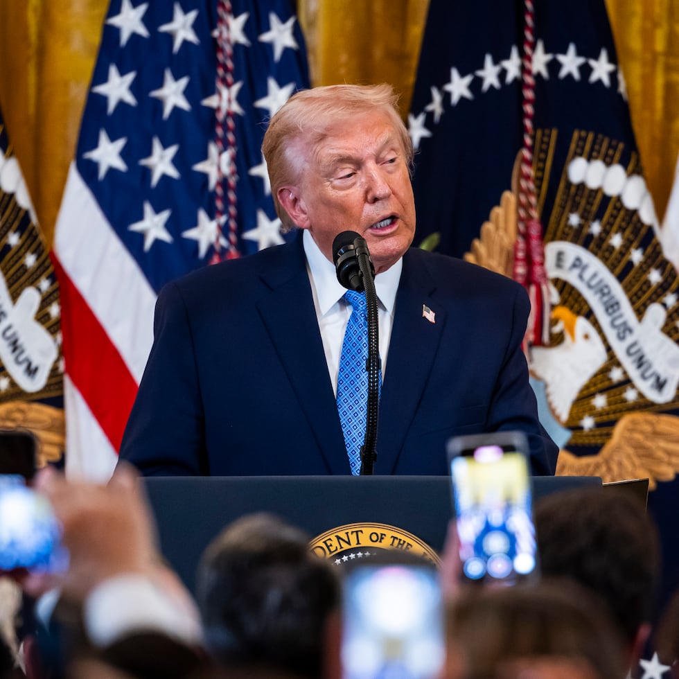 Donald Trump anunció que su administración se quedará a cargo temporalmente del gobierno de Venezuela.