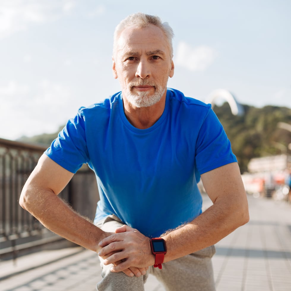 Una dieta con suficiente proteína de alto valor biológico es fundamental para prevenir la pérdida de masa muscular, especialmente en adultos mayores y personas con enfermedades crónicas.