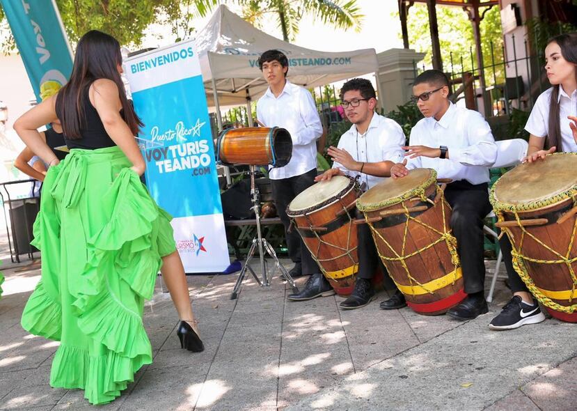 En la Feria Voy Turisteando estarán presentes los estudiantes del taller de baile de bomba y plena de la escuela Genaro Cautiño de Guayama. (GFR Media)