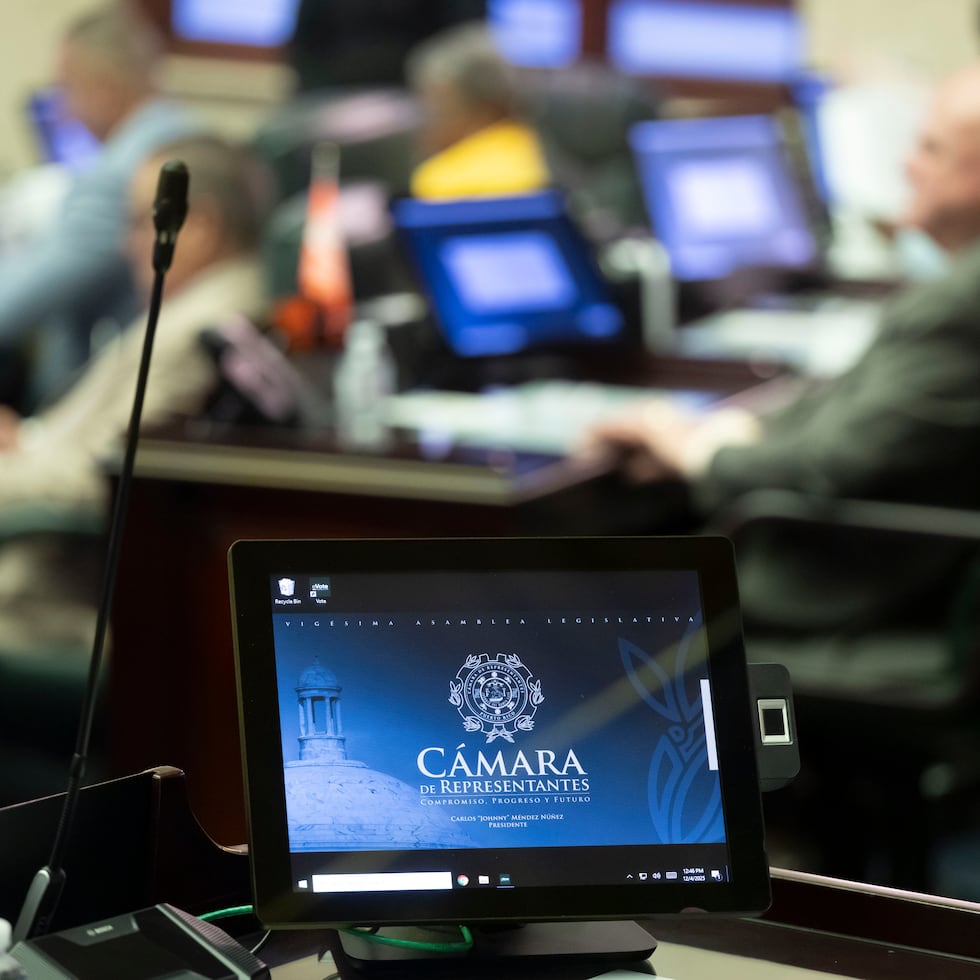 La legislación estaba supuesta a ser llevada a consideración del pleno cameral la semana pasada, pero la votación fue detenida tras la oposición de más de una veintena de organizaciones sindicales que exigieron ser escuchadas en vista pública.