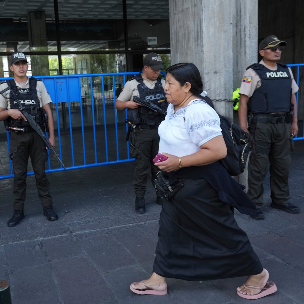 El ataque se registró frente al muelle artesanal, cuando varios hombres armados dispararon contra un grupo de personas y pescadores que se encontraban en la playa, junto a sus embarcaciones, de acuerdo a reportes de medios locales.