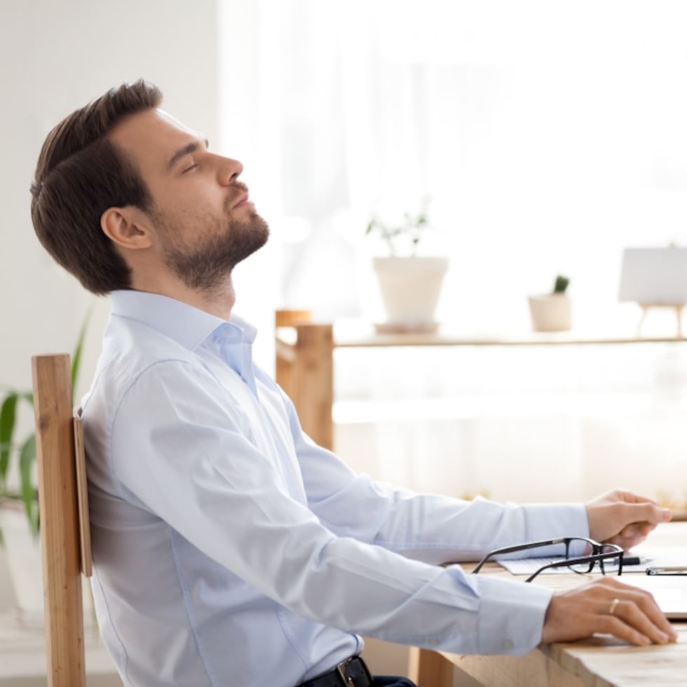 Una opción para romper con el sedentarismo y conseguir los beneficios de la actividad física sin necesidad de largas sesiones de entrenamiento es lo que ofrecen los llamados "snacks de ejercicio".