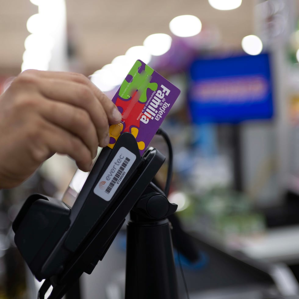 The investigation by the comptroller, Carmen Vega Fournier, identified 988,617 disbursements to 38,618 individuals whose Social Security numbers consigned death.