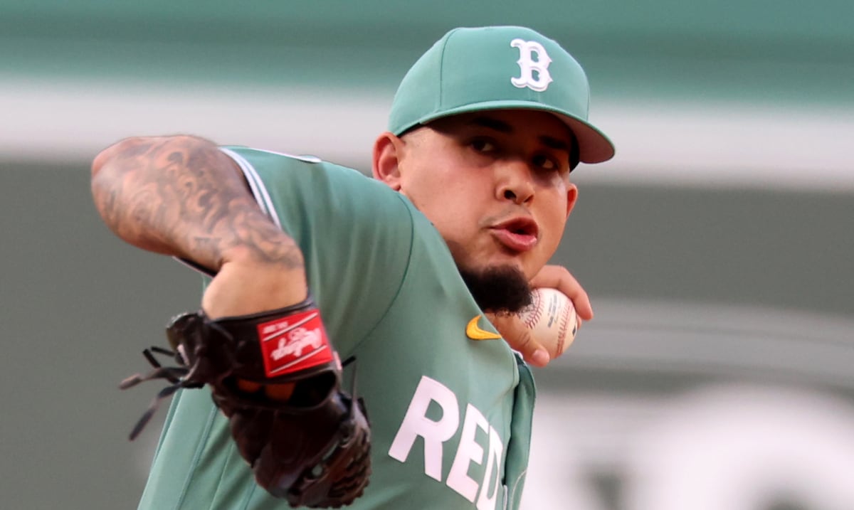 Lanzador boricua Eduardo Rivera se pierde el resto de la temporada con los Red Sox por lesión